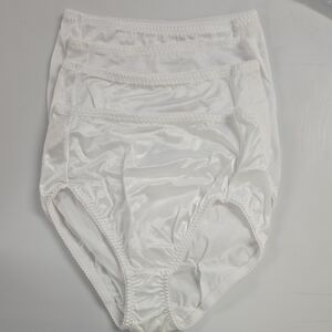 Vassarette White Satin Panties NWOT 4 Pair